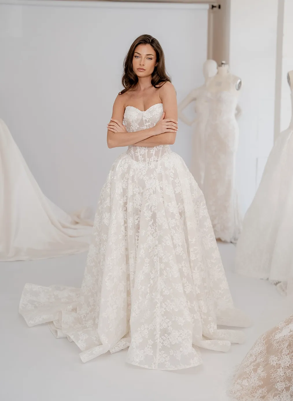 Elara champagne lace wedding dress with an elongated corset, thumbnail 3
