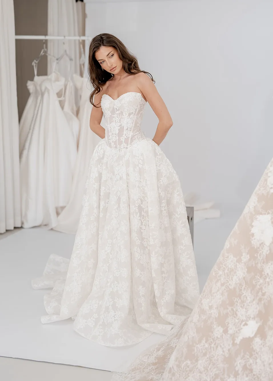 Elara champagne lace wedding dress with an elongated corset, thumbnail 4