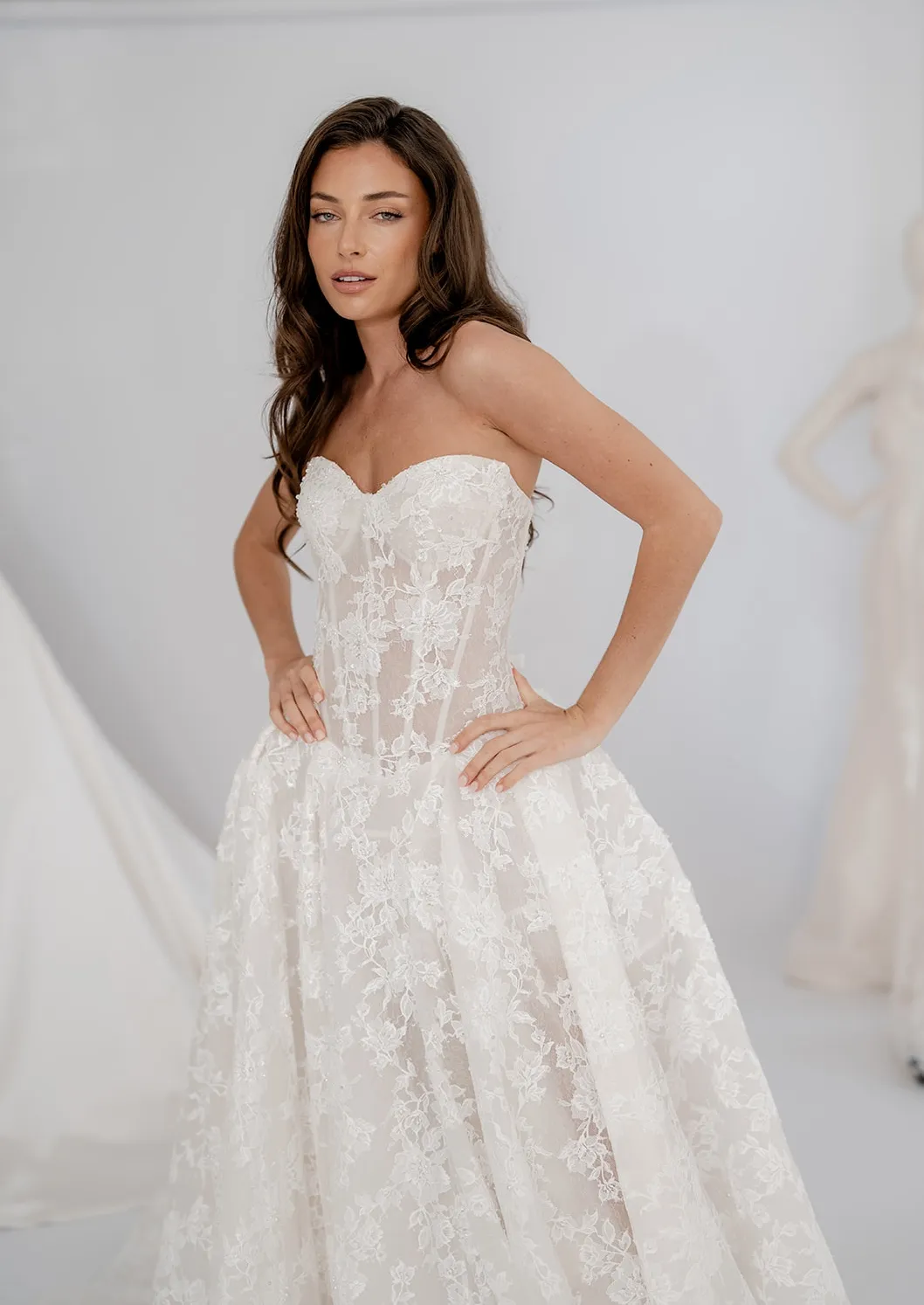 Elara champagne lace wedding dress with an elongated corset, thumbnail 8