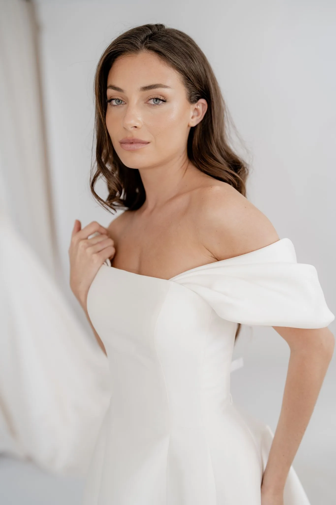 Vienna structured Mikado A-line wedding dress, thumbnail 3